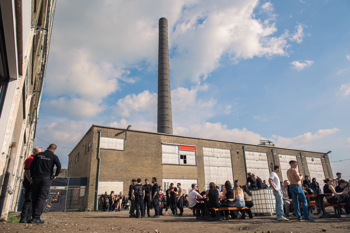 Loading... just a sec